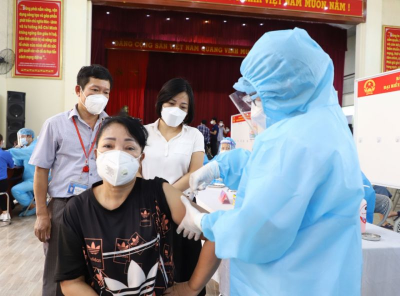 Người dân thành phố Bắc Ninh được tiêm vắc xin phòng Covid-19 (Ảnh: bacninh.gov.vn)