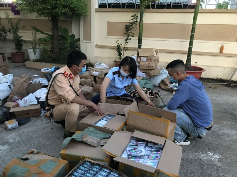 Lực lượng chức năng tỉnh Quảng Ninh phát hiện hàng ngàn sản phẩm thuốc lá điện tử không rõ nguồn gốc xuất xứ và hàng hóa có dấu hiệu giả mạo thương hiệu