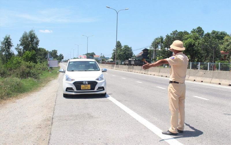 Quảng Nam: Yêu cầu người lao động, cán bộ không đến Đà Nẵng trừ lý do công vụ
