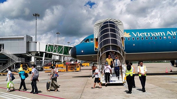 Dừng tất cả đường bay chở khách đi, đến phía Nam