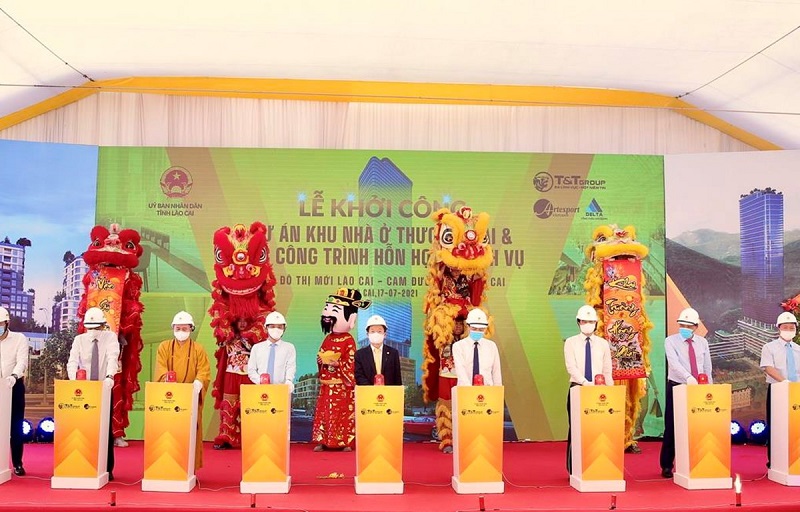 Các đại biểu bấm nút khởi công dự án xây dựng Khu nhà ở thương mại và các công trình hỗn hợp-dịch vụ, Khu đô thị mới Lào Cai-Cam Đường, thành phố Lào Cai. (Nguồn: T&T Group)