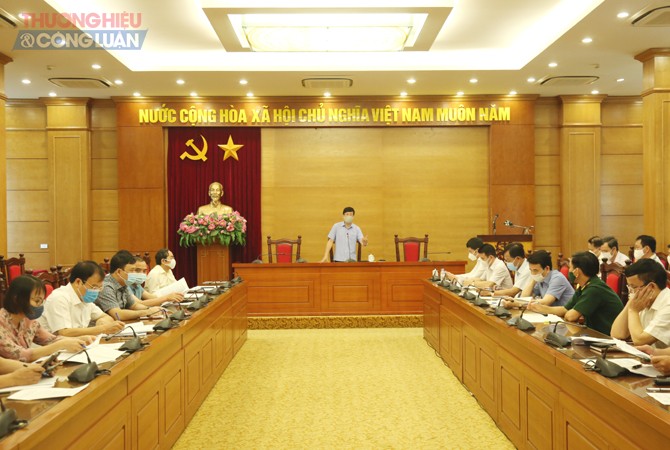 Chủ tịch UBND tỉnh Lê Duy Thành phát biểu chỉ đạo tại cuộc họp
