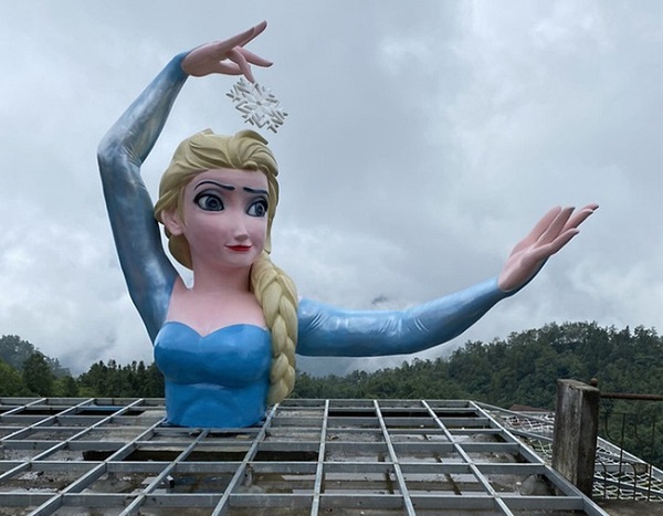 Tạm dừng hoạt động cơ sở có tượng "Nữ hoàng băng giá" gây tranh cãi ở Sa Pa