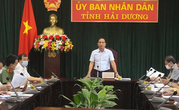 Phó Chủ tịch UBND tỉnh Hải Dương Lưu Văn Bản chỉ đạo công tác phòng chống dịch