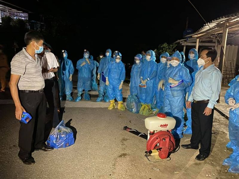 Ngành y tế Nghệ An truy vết, lấy mẫu khoang vùng, dập dịch tại xã Chiêu Lưu, huyện Kỳ Sơn