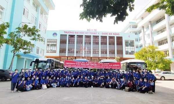 90 giảng viên, sinh viên Trường Đại học Kỹ thuật Y - Dược Đà Nẵng lên đường hỗ trợ TP.HCM