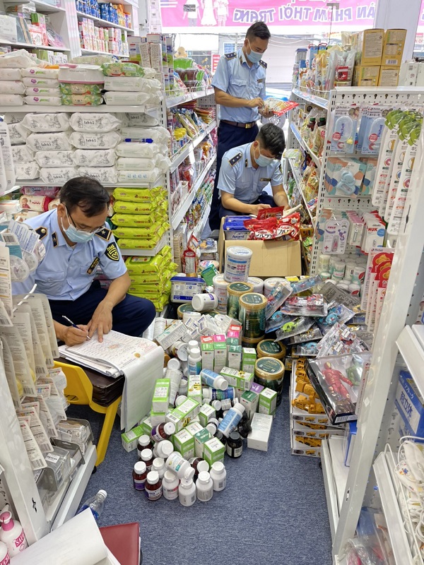 Lào Cai: Kinh doanh hàng nhập lậu, cửa hàng Mẹ và Bé bị xử phạt hơn 100 triệu đồng