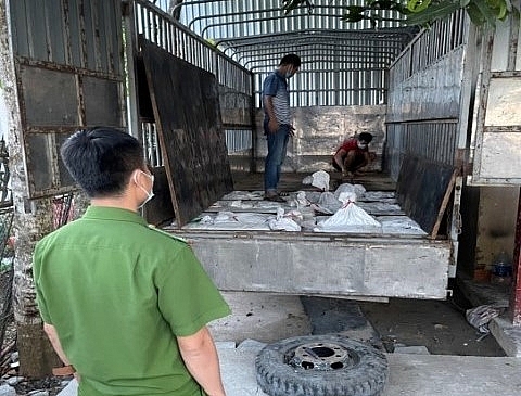 Nghệ An: Thu giữ khoảng 12 tấn quặng thiếc không nguồn gốc