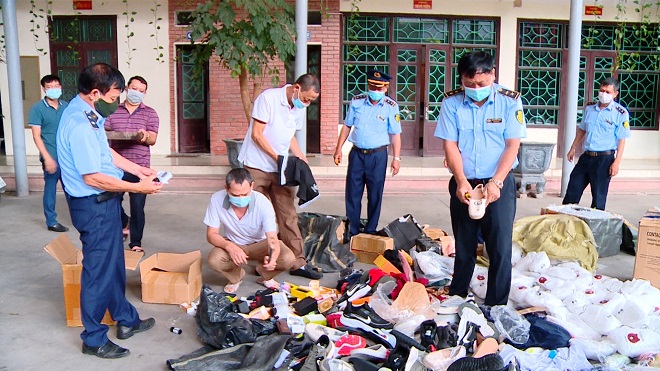 Bắc Ninh: Tiêu hủy hàng chục nghìn sản phẩm giả, buôn lậu