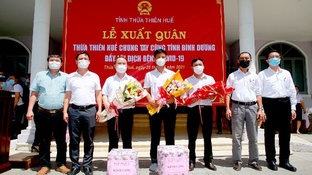 Thừa Thiên Huế: Tiễn 66 Thầy thuốc vào Nam chống dịch, đón 239 người dân Huế về từ TP Hồ Chí Minh