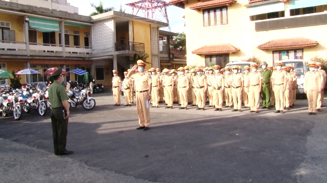 Huế: Một tuần xử lý 337 vụ vi phạm giao thông đường bộ