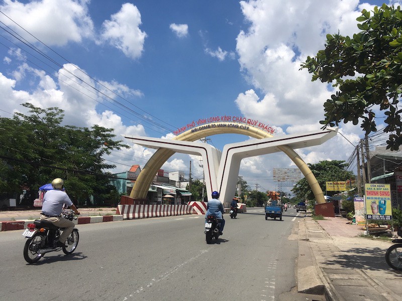 Cổng chào vào trung tâm TP Vĩnh Long, tỉnh Vĩnh Long