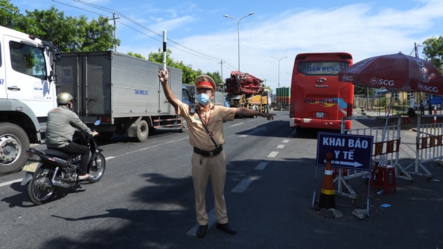 UBND TP. Đà Nẵng quyết định tổ chức lại chốt C5 trên QL1A (gần Trạm Cảnh sát giao thông Hòa Phước, huyện Hòa Vang) thành 3 chốt Covid-19