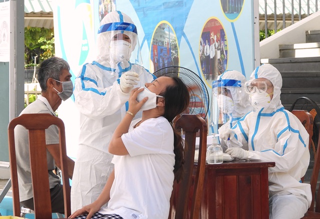 Đà Nẵng: Siết chặt các chốt kiểm dịch, thần tốc truy vết, xét nghiệm, cấm người dân ra đường