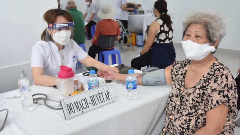 Bộ Y tế đồng ý để TP. HCM thí điểm rút gọn quy trình tiêm vaccine Covid-19