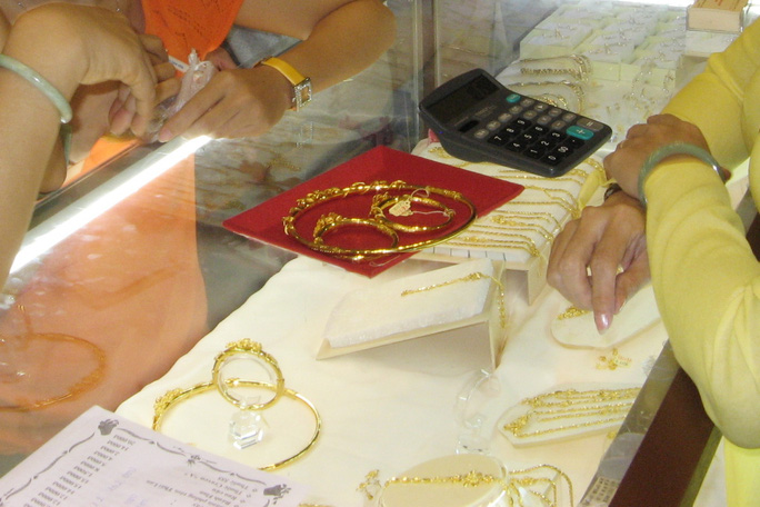 Giá vàng ngày 30/7: Vàng trong nước và thế giới tăng vọt