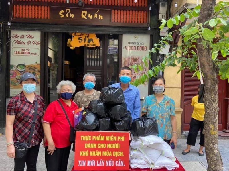 Ấm lòng mùa dịch cùng những gian hàng 0 đồng, suất cơm từ thiện