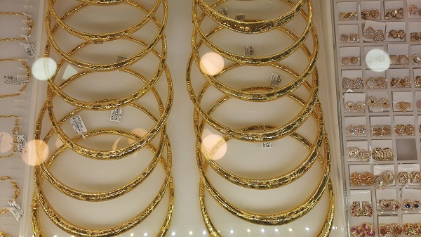 Giá vàng ngày 1/8: Kết thúc một tháng tăng mạnh