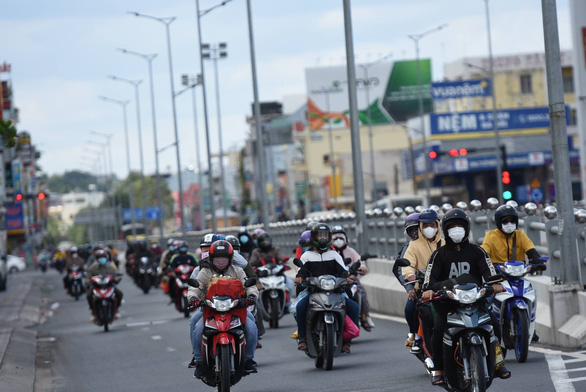 Bình Thuận yêu cầu CSGT Đồng Nai dừng dẫn đoàn người về quê qua tỉnh