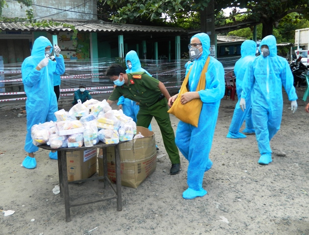 Yêu quá những tấm lòng thời Covid!