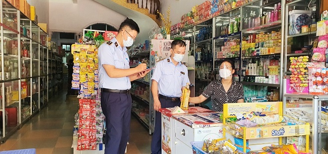 Lực lượng Quản lý thị trường Lạng Sơn đẩy mạnh kiểm soát thị trường hàng hóa