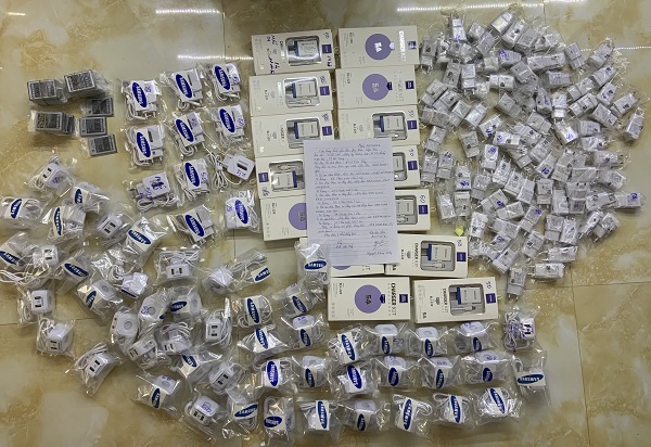 Hà Giang: Tạm giữ gần 200 sản phẩm phụ kiện điện thoại có dấu hiệu giả mạo nhãn hiệu Samsung