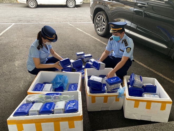 Hà Tĩnh: Thu giữ lô sữa bột Aptamil không có hoá đơn chứng từ