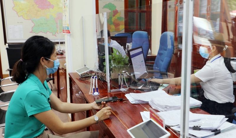 Tiếp nhận, giải quyết hồ sơ TTHC tại Trung tâm Hành chính công huyện Tiên Du.