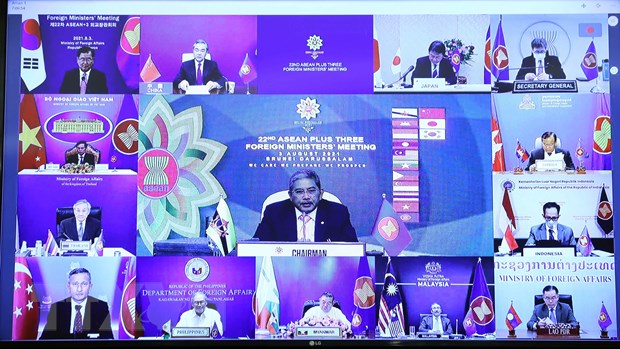 Bộ trưởng Ngoại giao các nước tham dự Hội nghị Bộ trưởng Ngoại giao ASEAN+3 lần thứ 22 theo hình thức trực tuyến. (Ảnh: Phạm Kiên/TTXVN)