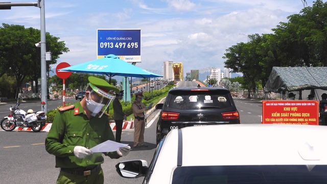 Đà Nẵng: Chỉ trong ba ngày, phát hiện hơn 1.000 vụ dùng giấy đi đường trái quy định