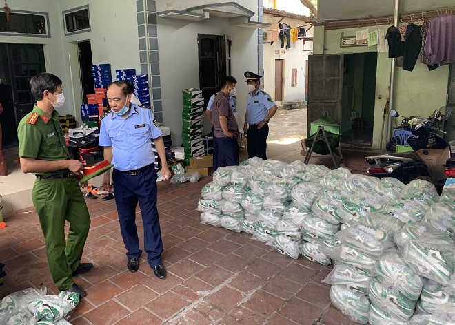 Bắc Ninh: Phát hiện và thu giữ gần 2.500 đôi giày có dấu hiệu giả mạo nhãn hiệu NIKE