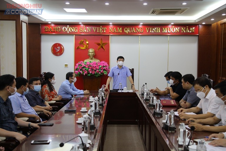 Chủ tịch UBND tỉnh Lê Duy Thành họp với Chủ tịch UBND các huyện, thành phố để bàn, thống nhất phương án hỗ trợ người dân Vĩnh Phúc tại thành phố Hồ Chí Minh, Hà Nội và các tỉnh phía Nam.