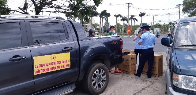 Cục Quản lý thị trường tỉnh Phú Yên đã bắt quả tang vụ vận chuyển, giao 500 bộ test nhanh Covid-19 và 1.000 khẩu trang y tế N95 tại. TP. Tuy Hòa.
