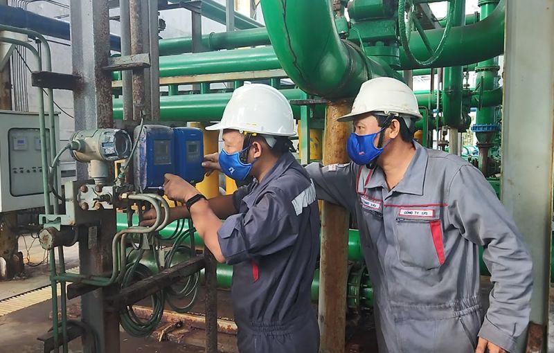 Những người thầm lặng gìn giữ nguồn điện trong "mùa dịch Covid-19"