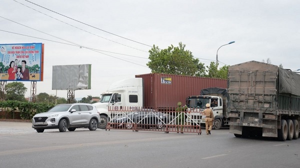 Quảng Ninh: Dừng tiếp nhận người và phương tiện qua chốt cầu Triều, cầu Đá Vách