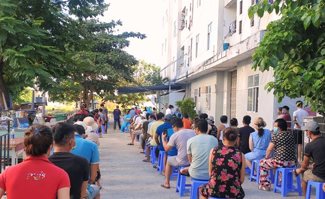 Đà Nẵng: Phó chánh văn phòng Đoàn ĐBQH và HĐND thành phố bị giáng chức vì đánh nhân viên y tế