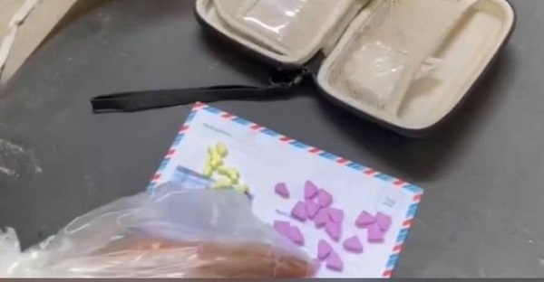 Bắc Ninh: Đột kích quán karaoke, phát hiện 26 nam nữ đang "bay lắc"