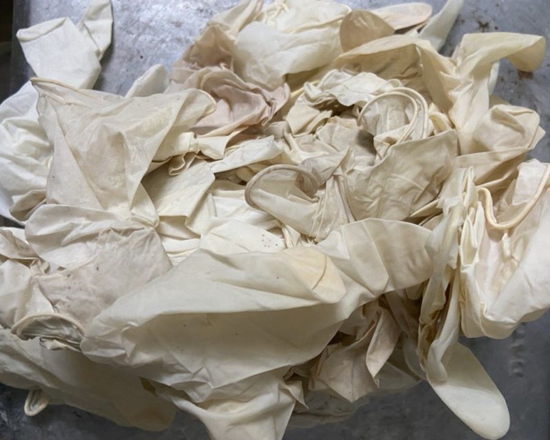 Hải Phòng: Phát hiện hơn 3 tấn găng tay cao su đã qua sử dụng