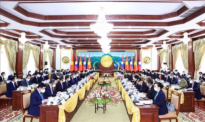 Chủ tịch nước Cộng hòa Xã hội chủ nghĩa Việt Nam Nguyễn Xuân Phúc hội đàm với Tổng Bí thư, Chủ tịch nước Lào Thongloun Sisoulith.