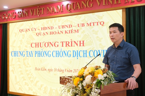 Ông Phạm Tuấn Long – Phó Bí thư Quận ủy, Chủ tịch UBND phát biểu tại buổi lễ