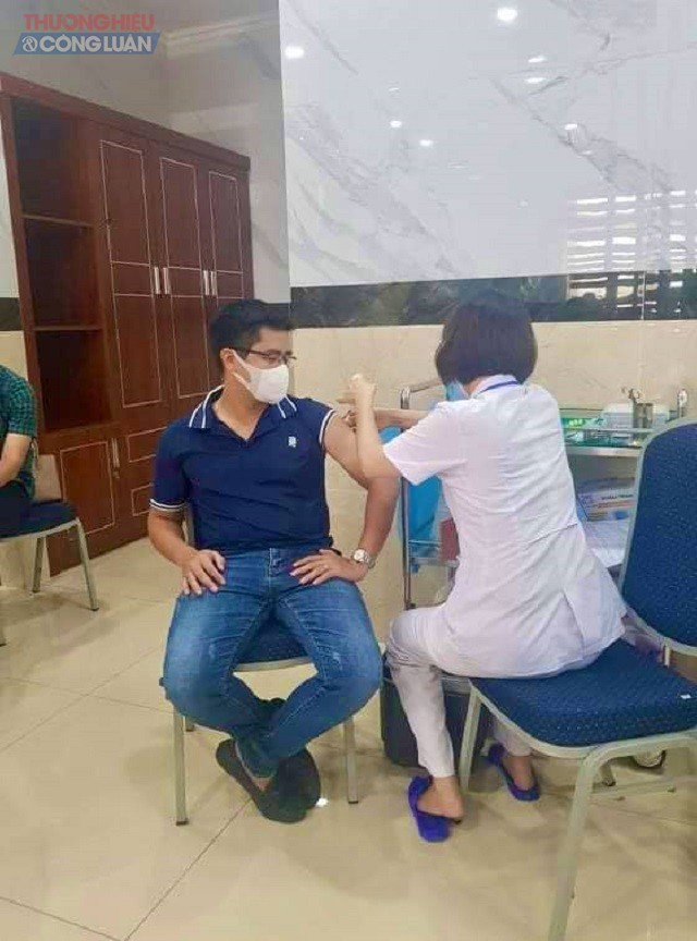 Các Phóng viên công tác tại các cơ quan báo chí hoạt động trên địa bàn tỉnh Thanh Hóa được tiêm