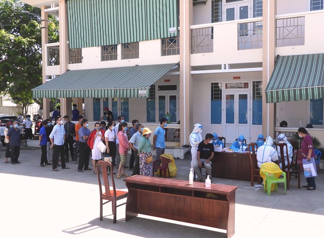 Đà Nẵng: 16 trường hợp mắc Covid-19 cộng đồng ngày 12/8 đã tới những đâu?