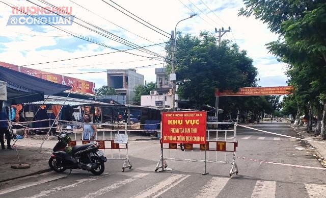 Khi phát hiện trường hợp thứ 3 là nữ (trú đường Nguyễn Văn Cừ, phường Hòa Hiệp Bắc, quận Liên Chiểu) buôn bán cá ở chợ Nam Ô, chợ đã được phong tỏa .