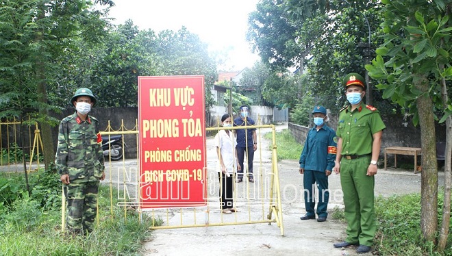 Chốt kiểm soát y tế tại thôn Liên Xương, xã Hiển Khánh, huyện Vụ Bản, Nam Định (Ảnh nguồn báo Nam Định)