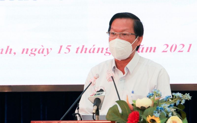 Theo Phó Bí thư Thường trực Thành ủy TP. HCM Phan Văn Mãi, Theo ông Mãi, TP.HCM sẽ phải kéo dài thời gian giãn cách xã hội thêm một tháng nữa để tập trung khống chế nguồn lây