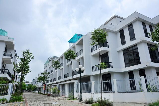 Dự án khu chức năng đô thị Ao Sào tại phường Thịnh Liệt (Hoàng Mai) do Công ty CP đầu tư và phát triển Lũng Lô 5 làm chủ đầu tư nợ nghĩa vụ tài chính đến 378,6 tỷ đồng. Hiện đã chuyển hồ sơ cho cơ quan công an.