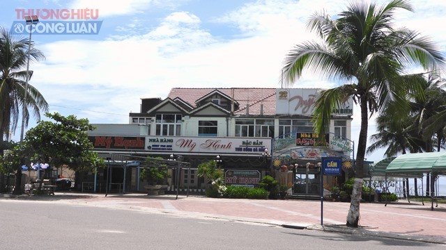 Các nhà hàng hải sản trên đường Phạm Văn Đồng, quận Sơn Trà đóng cửa im lìm, vì đây là điểm nóng của dịch