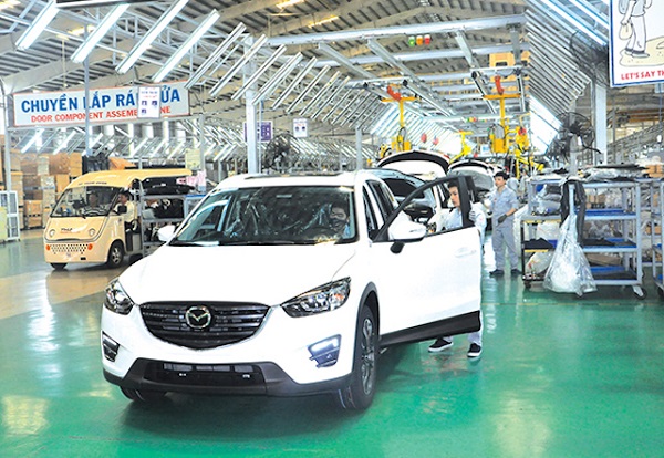 Phó Thủ tướng chỉ đạo xem xét đề xuất giảm 50% lệ phí trước bạ với ô tô nội địa