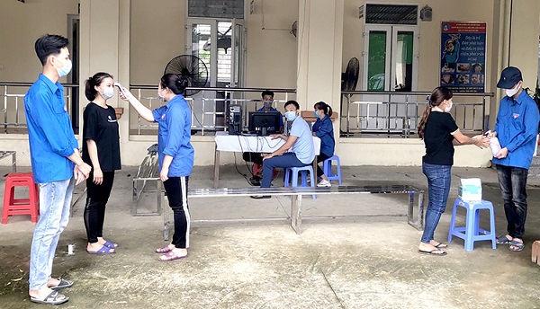 Phú Thọ: Thành lập 246 đội tình nguyện hỗ trợ công tác tiêm vaccine phòng Covid-19