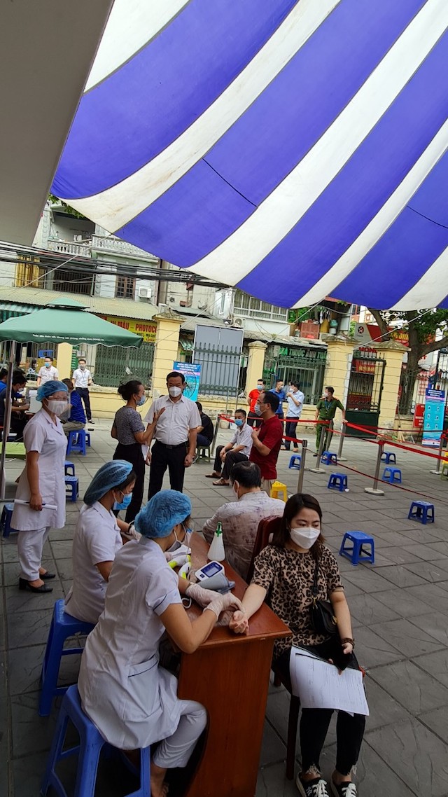 Triển khai công tác tiêm vắc xin cho người dân trên địa bàn phường